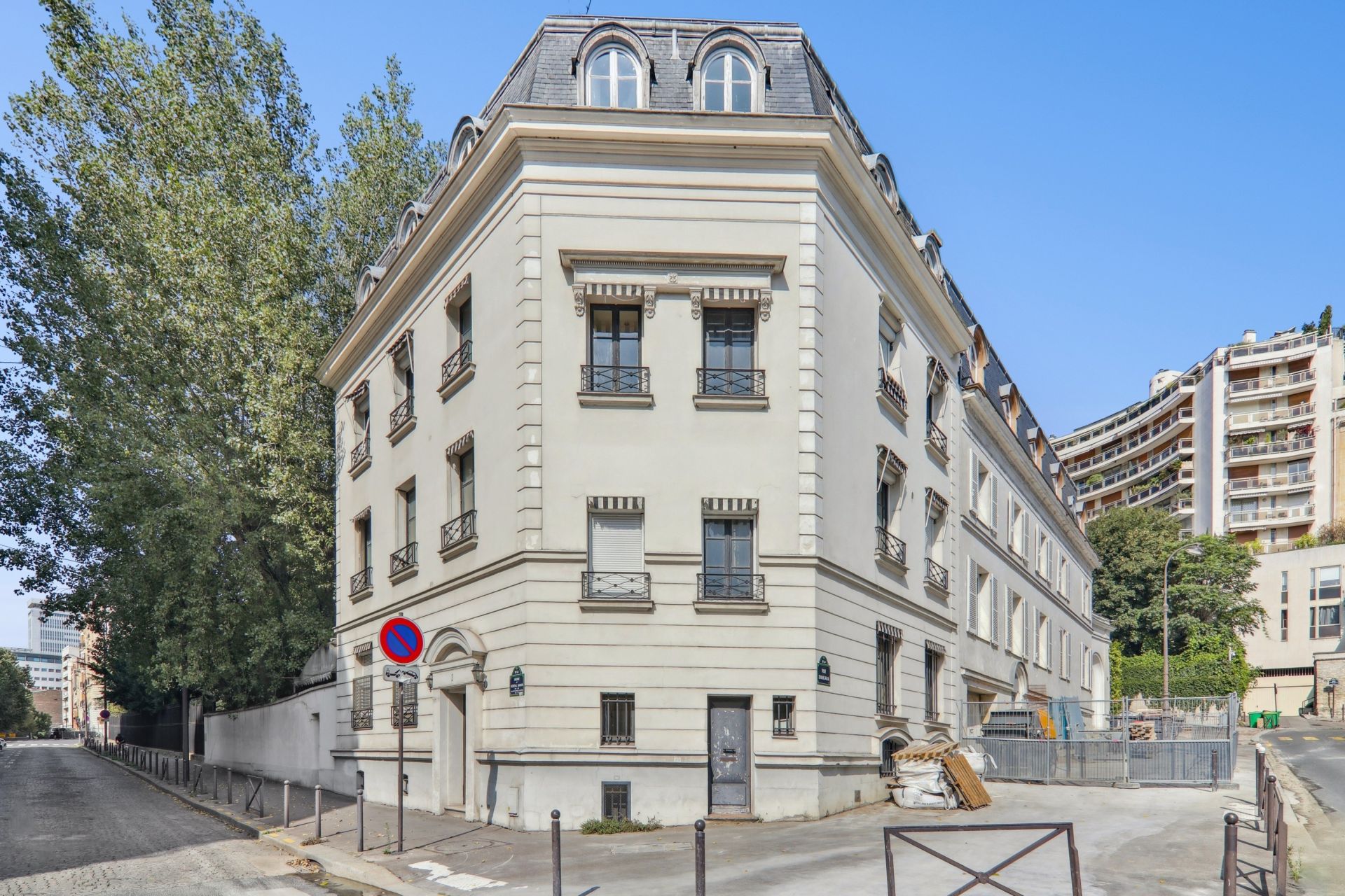 hôtel particulier 15 Pièces en vente sur PARIS (75016)