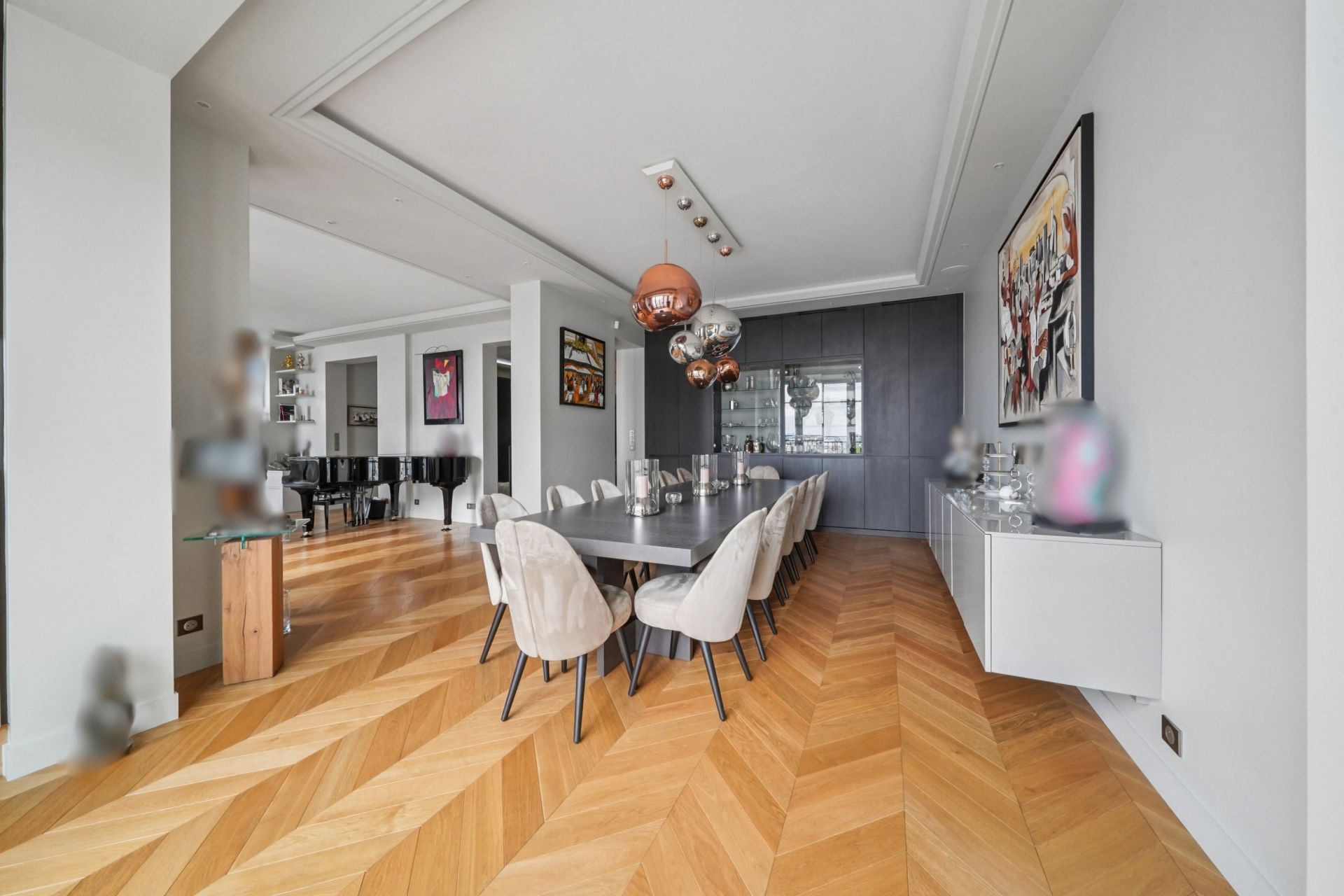 luxury apartment 7 Rooms for sale on PARIS (75116)