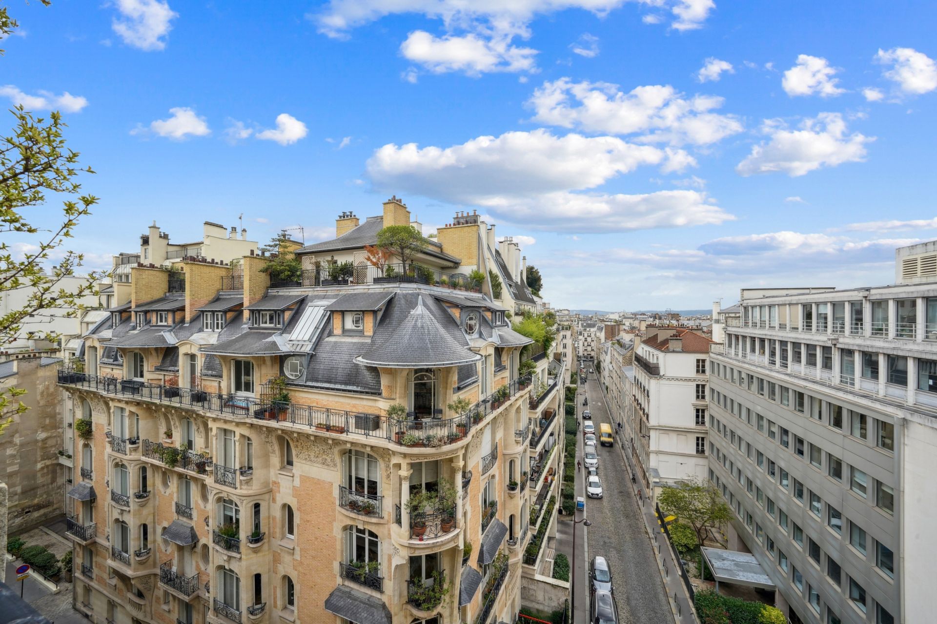 luxury apartment 7 Rooms for sale on PARIS (75116)