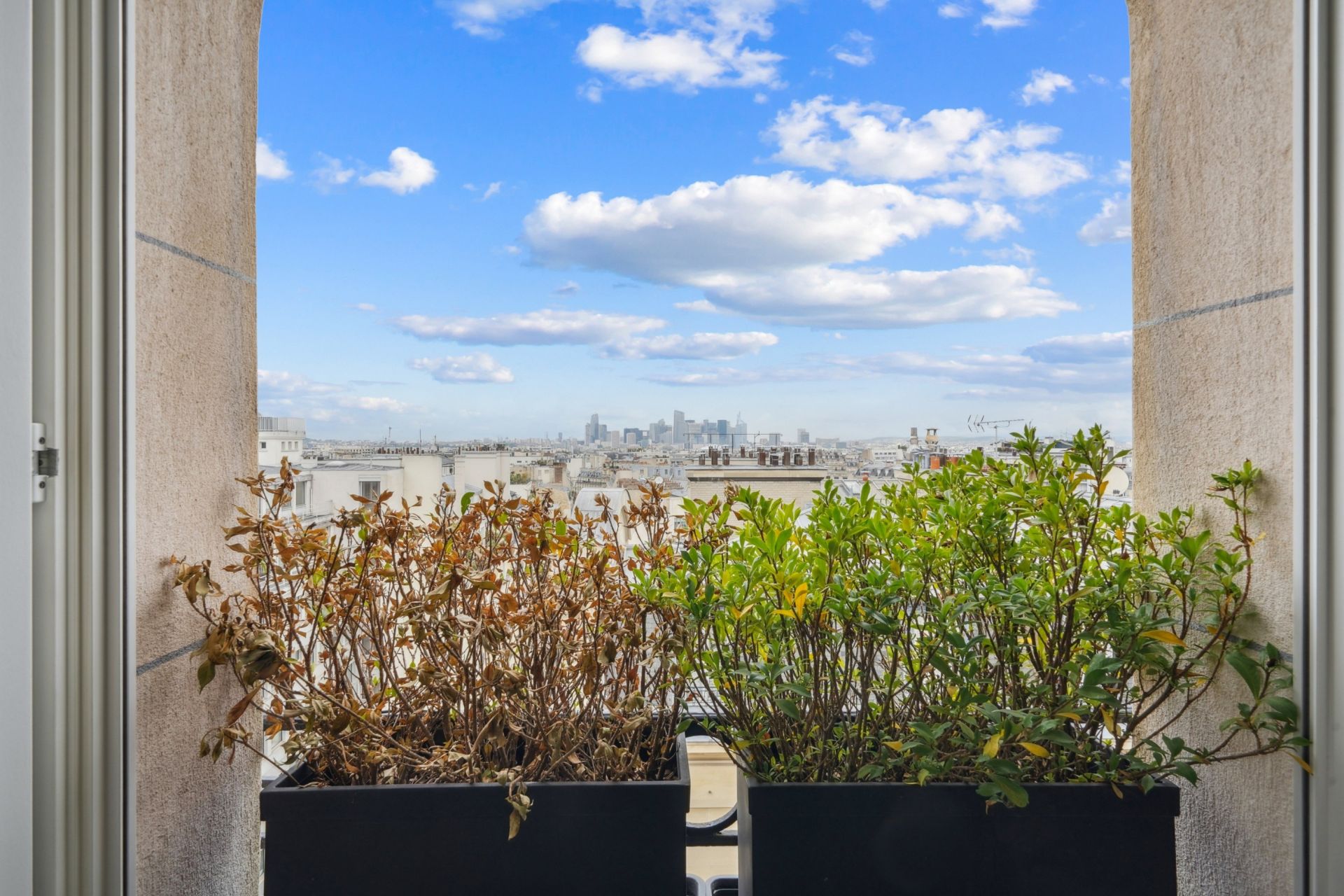 luxury apartment 7 Rooms for sale on PARIS (75116)