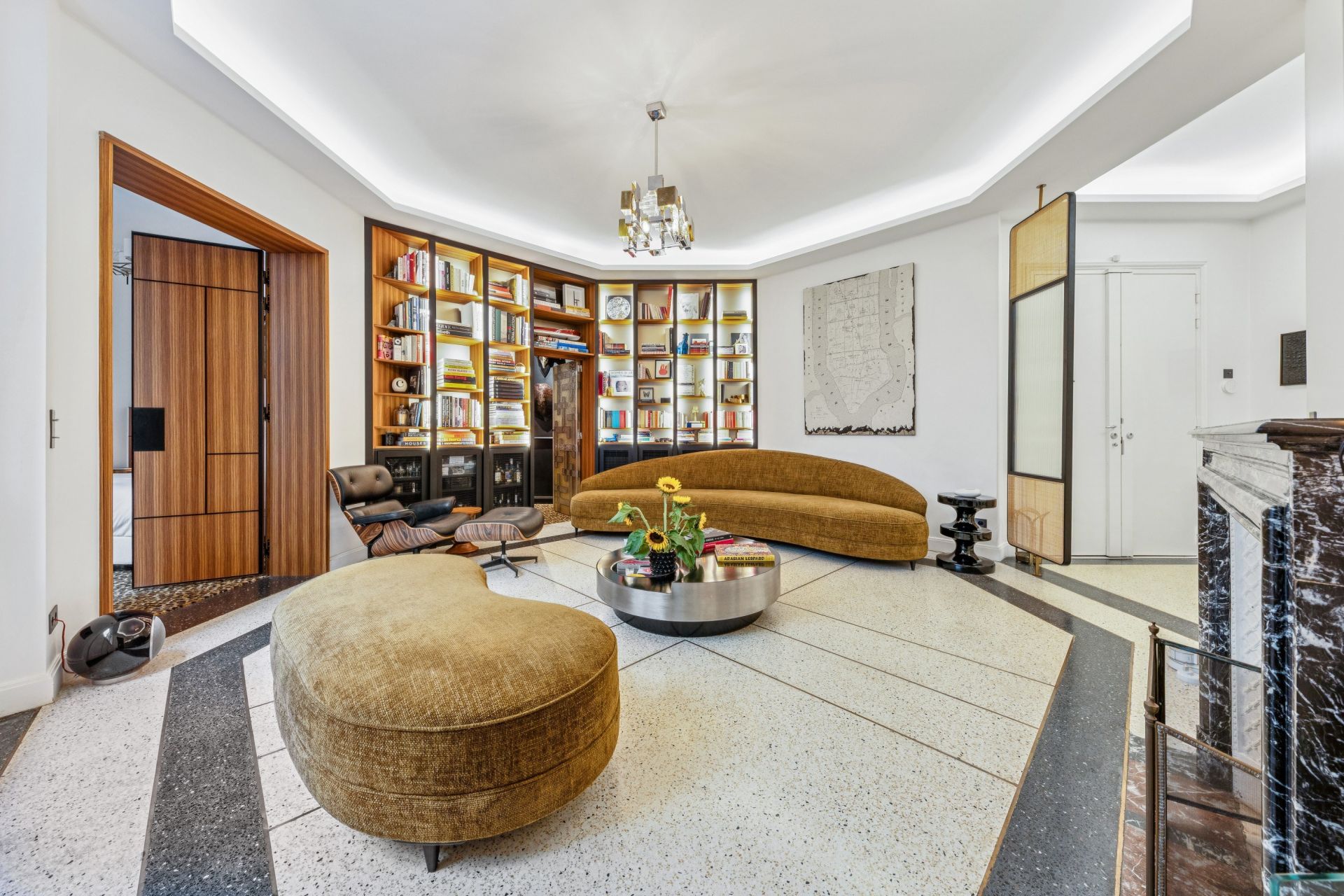 luxury apartment 5 Rooms for sale on PARIS (75008)