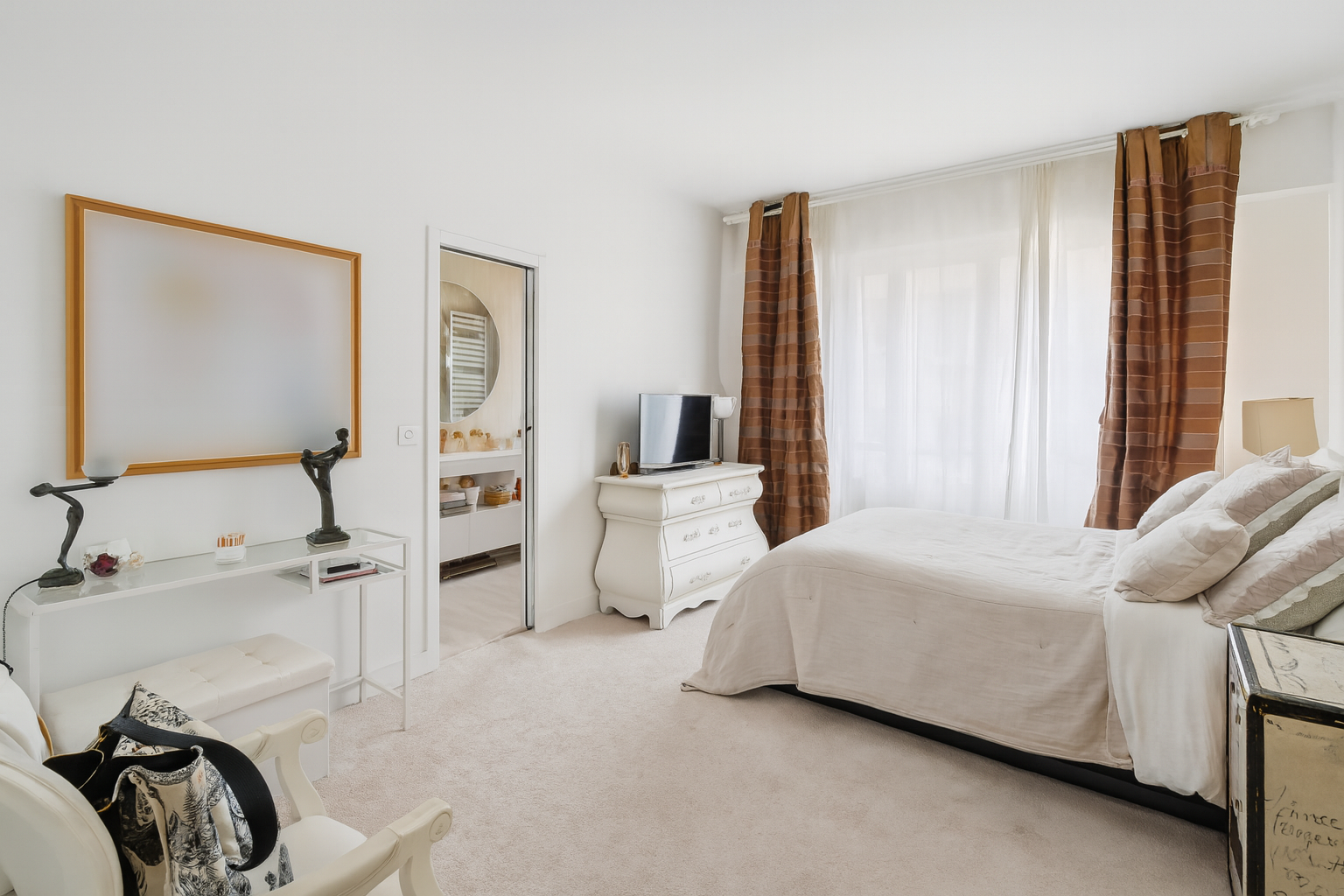 luxury apartment 4 Rooms for sale on PARIS (75016)