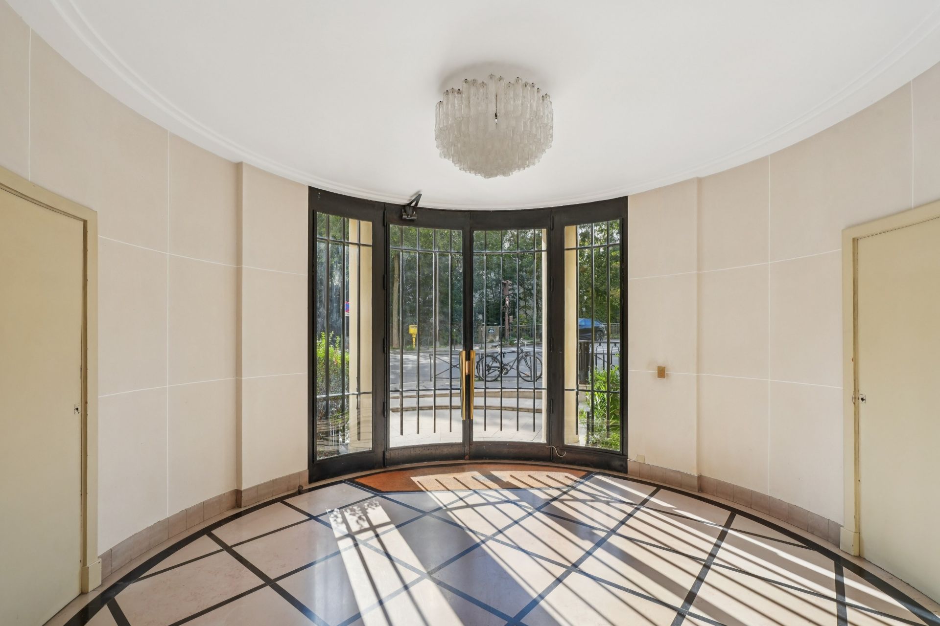 luxury apartment 4 Rooms for sale on PARIS (75016)