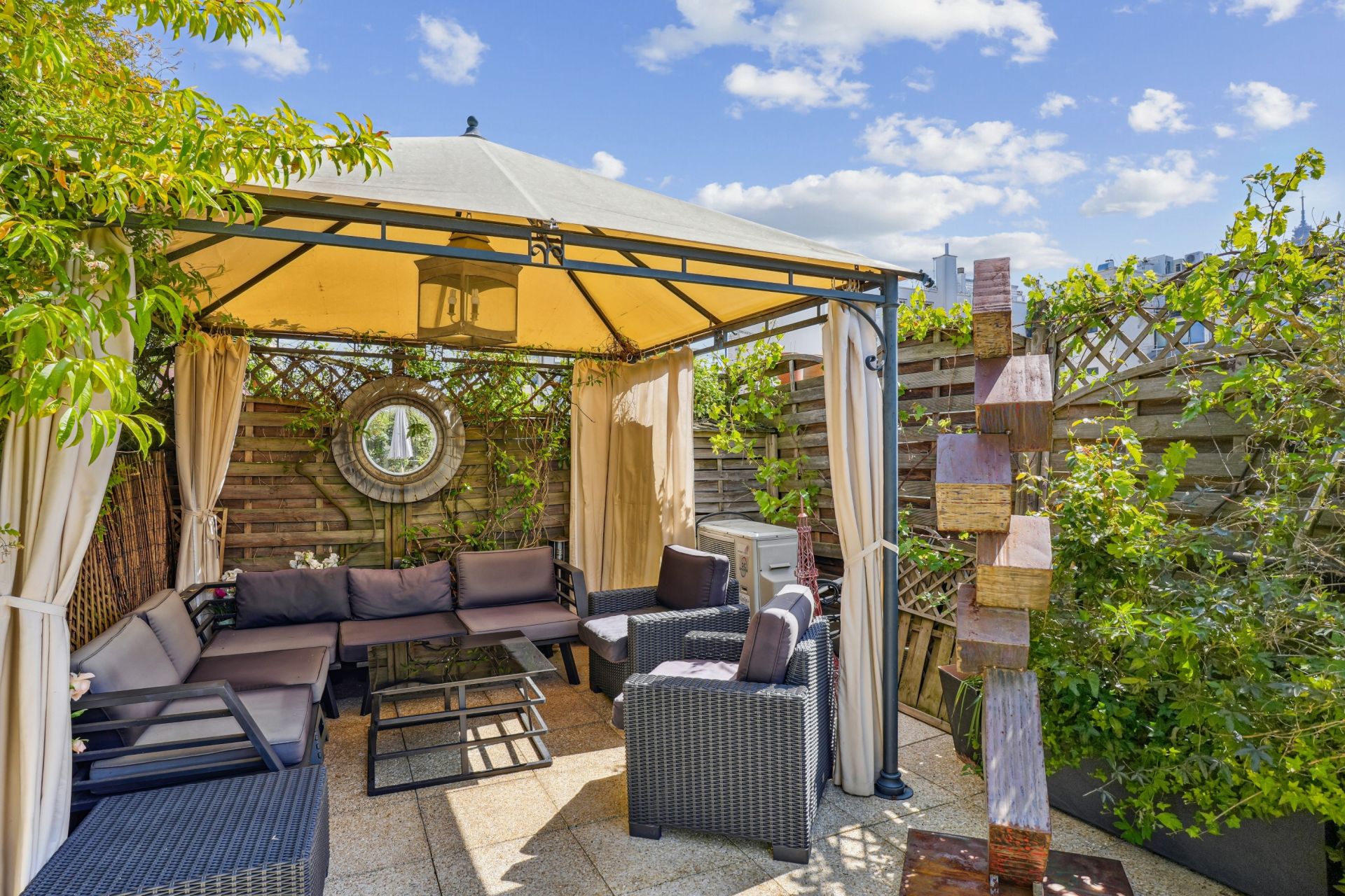 hôtel particulier 13 Pièces en vente sur PARIS (75016)