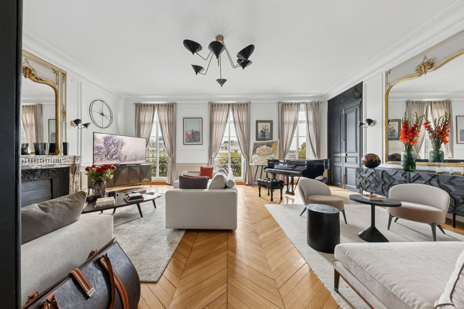 luxury apartment 7 Rooms for sale on PARIS (75016)