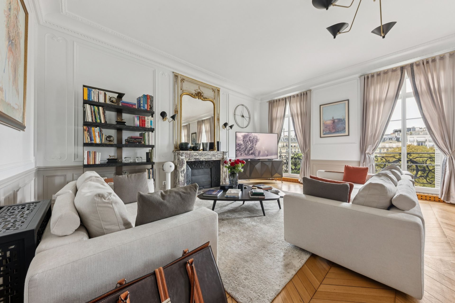luxury apartment 7 Rooms for sale on PARIS (75016)