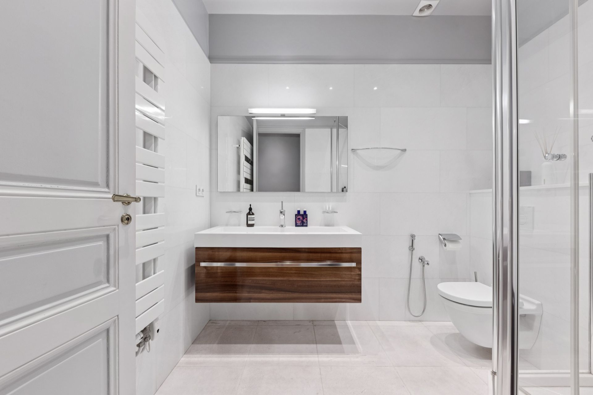 luxury apartment 7 Rooms for sale on PARIS (75016)