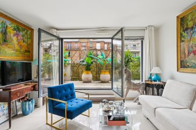 Sale Luxury apartment Levallois-Perret 2 Rooms 47 m²