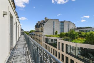 luxury apartment 5 Rooms for sale on PARIS (75016)