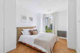 luxury apartment 5 Rooms for sale on PARIS (75016)
