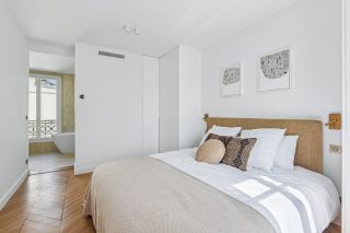 luxury apartment 5 Rooms for sale on PARIS (75016)