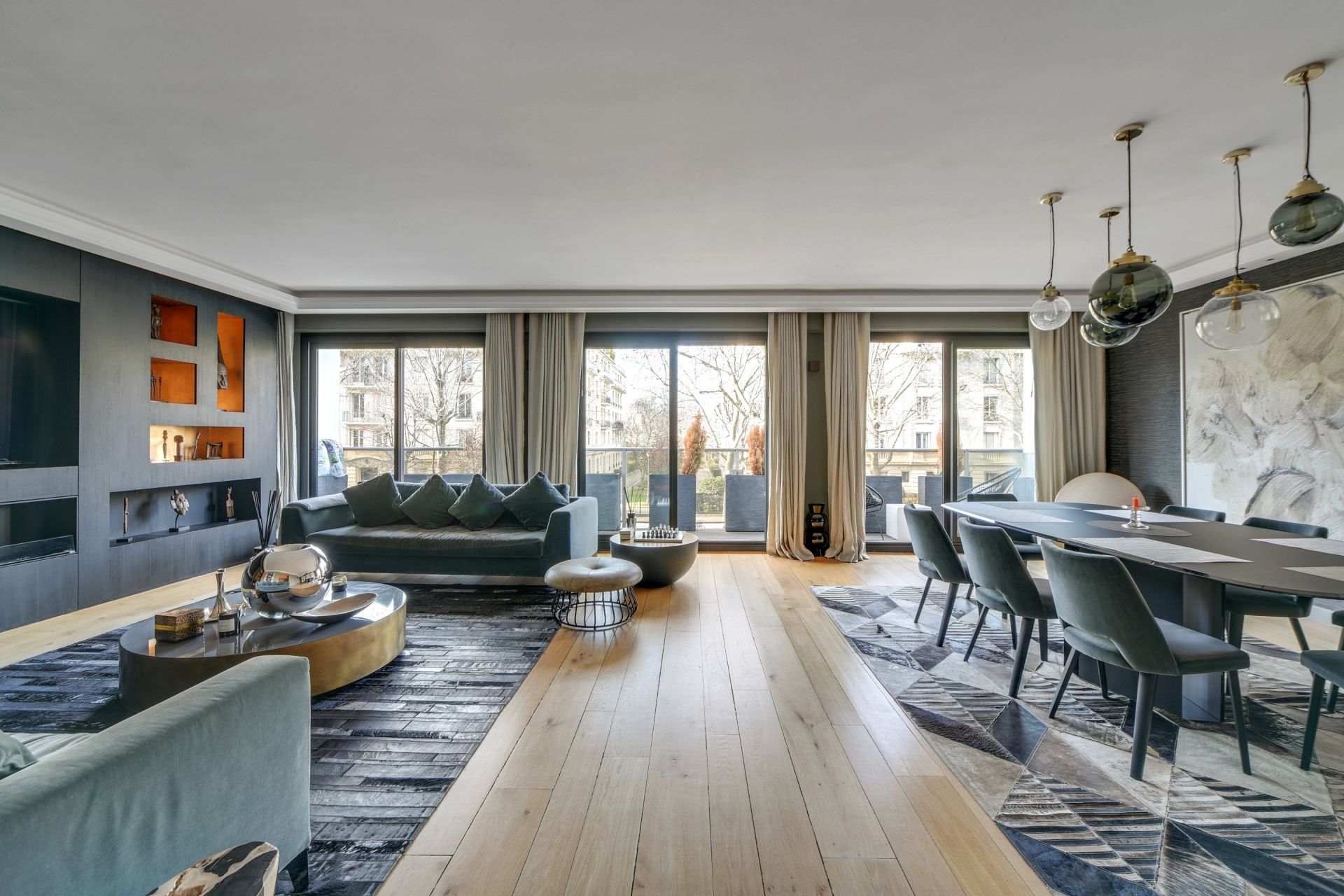 luxury apartment 5 Rooms for sale on PARIS (75016)