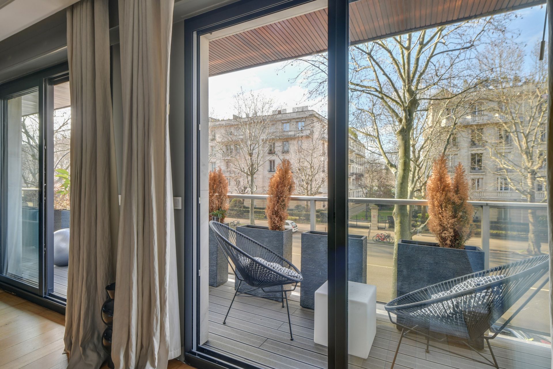 luxury apartment 5 Rooms for sale on PARIS (75016)