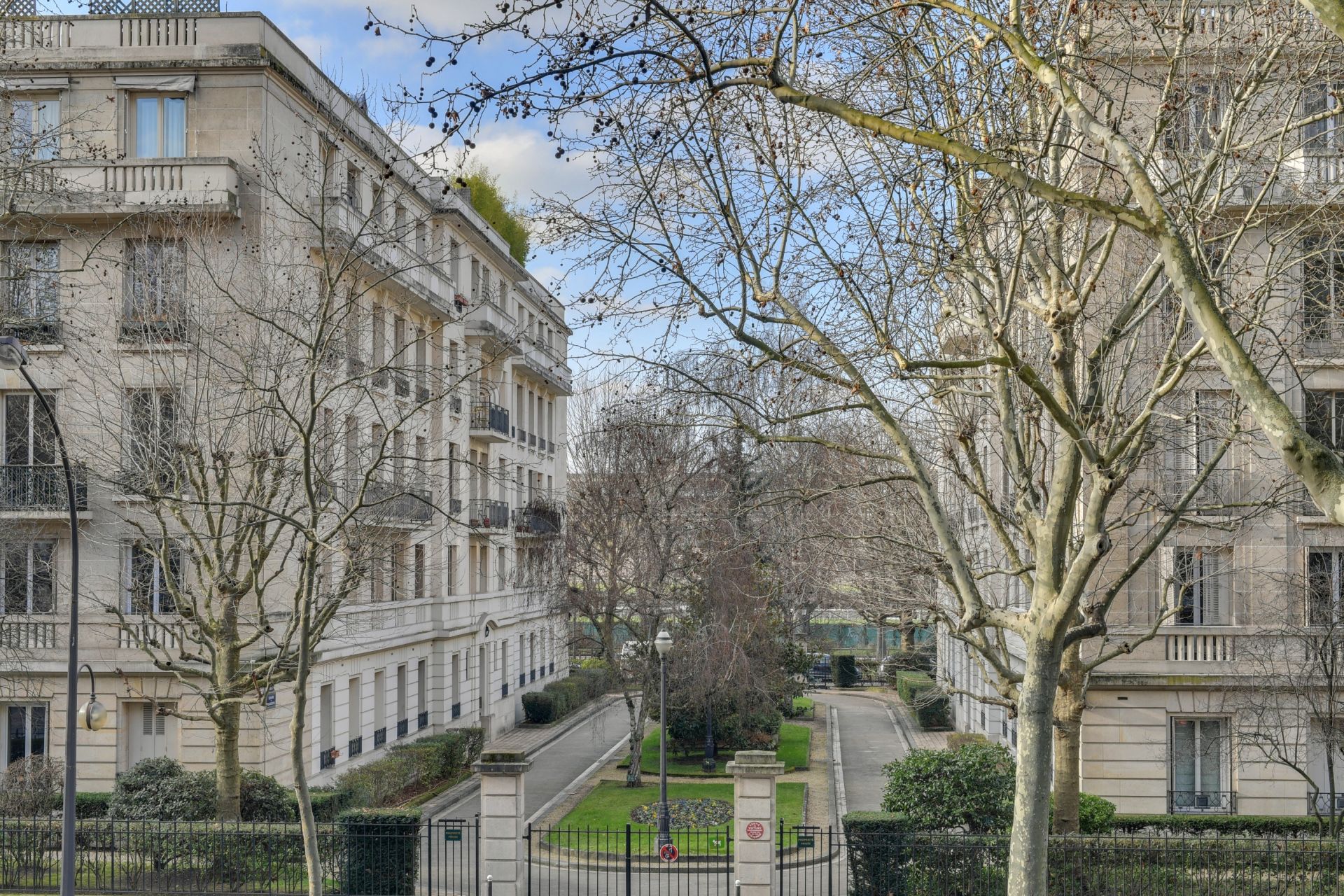 luxury apartment 5 Rooms for sale on PARIS (75016)