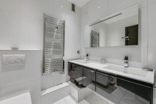 luxury apartment 5 Rooms for sale on PARIS (75016)