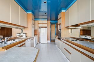 luxury apartment 4 Rooms for sale on PARIS (75116)