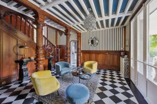 luxury house 6 Rooms for sale on LE VESINET (78110)