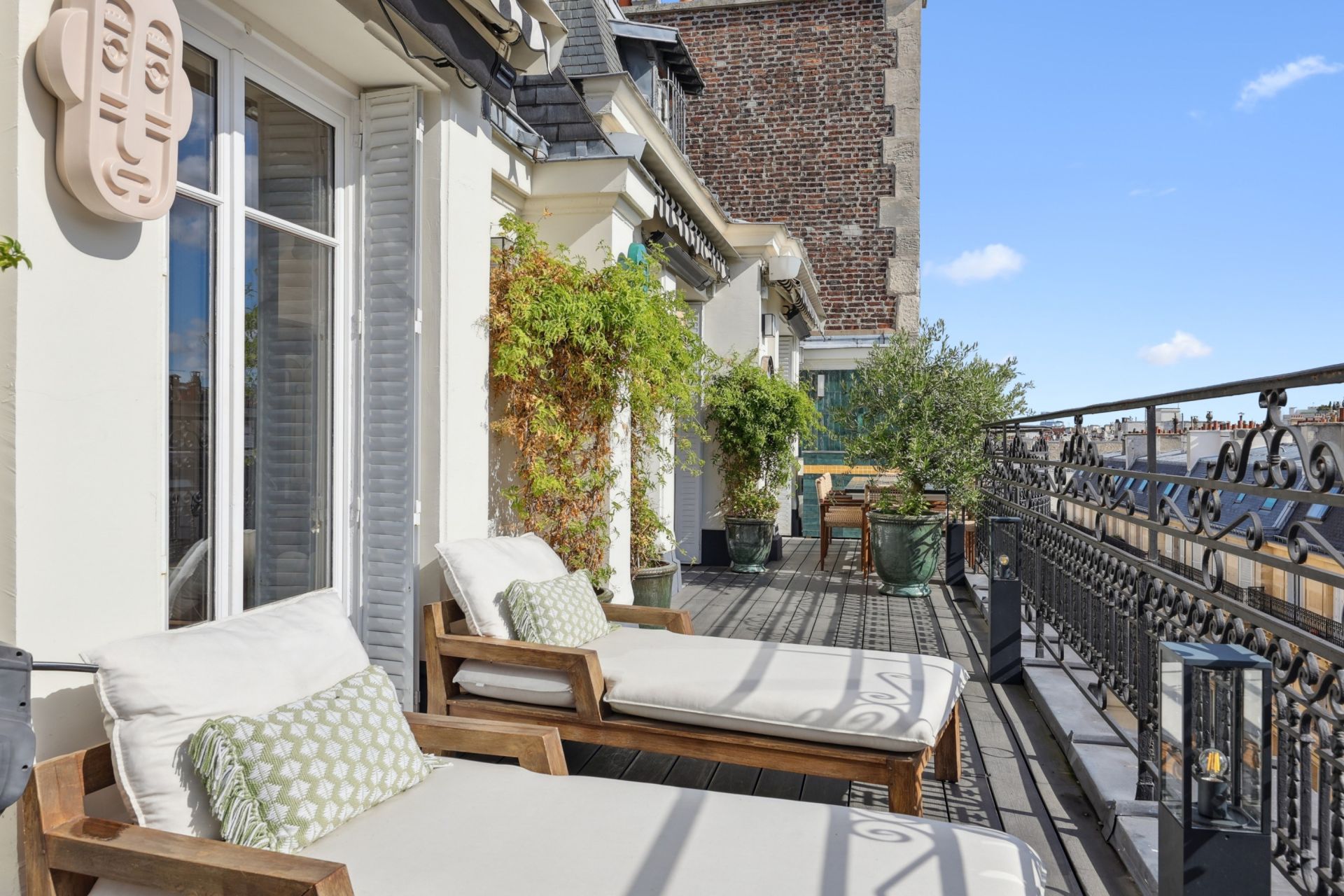 luxury apartment 6 Rooms for sale on PARIS (75016)