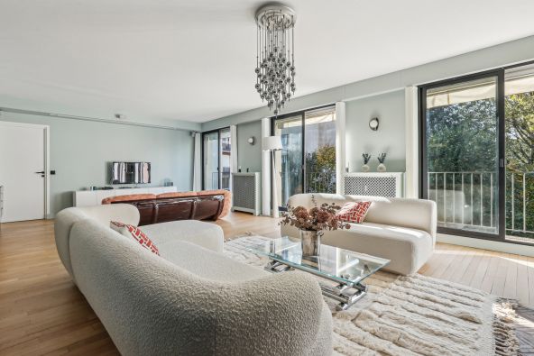 Rental Luxury apartment Neuilly-sur-Seine 6&nbsp;Rooms 161&nbsp;m²