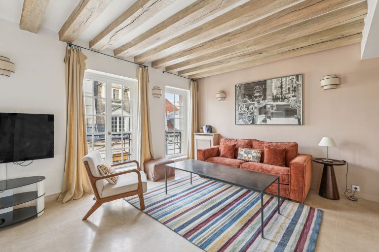 luxury apartment 2 Rooms for sale on PARIS (75004)