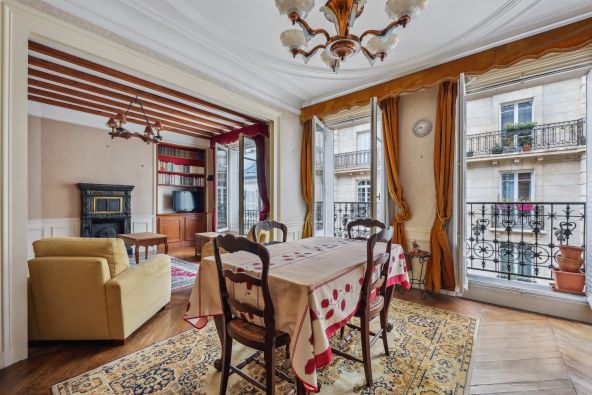 Sale Luxury apartment Paris 17 3 Rooms 77.6 m²