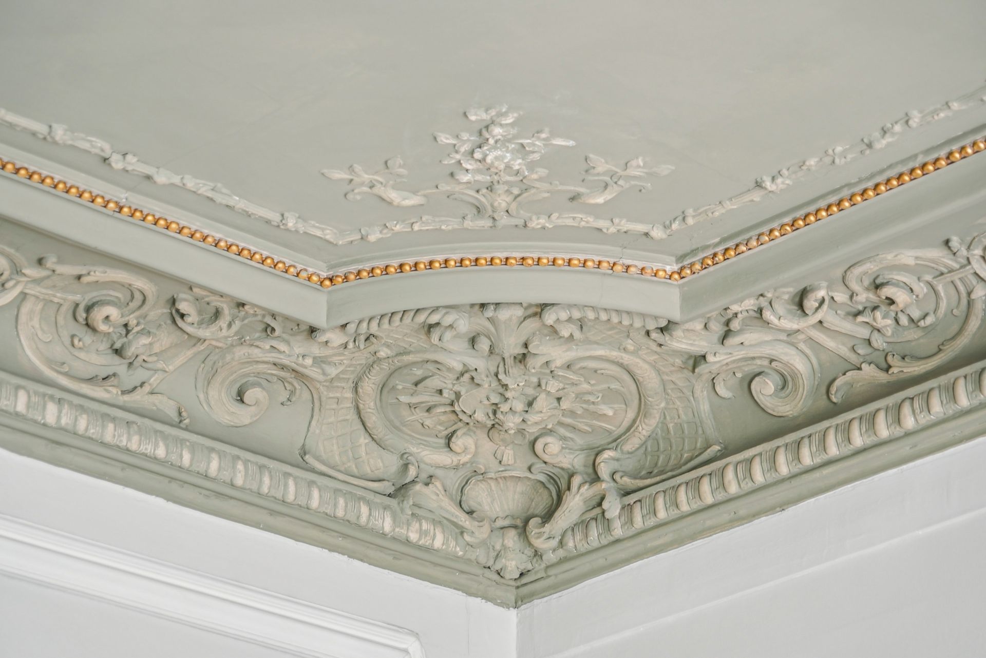 luxury apartment 5 Rooms for sale on PARIS (75008)