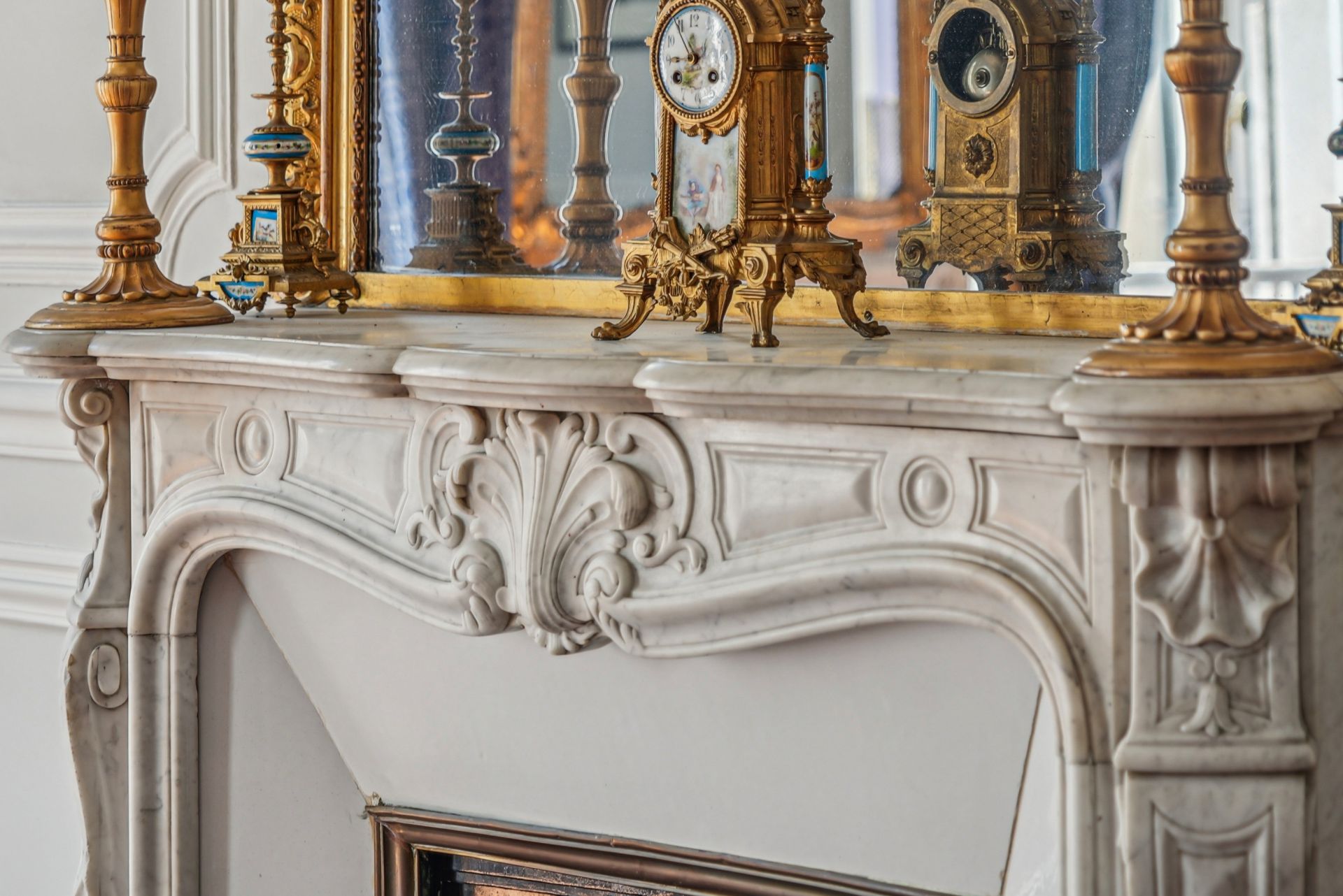 luxury apartment 5 Rooms for sale on PARIS (75008)