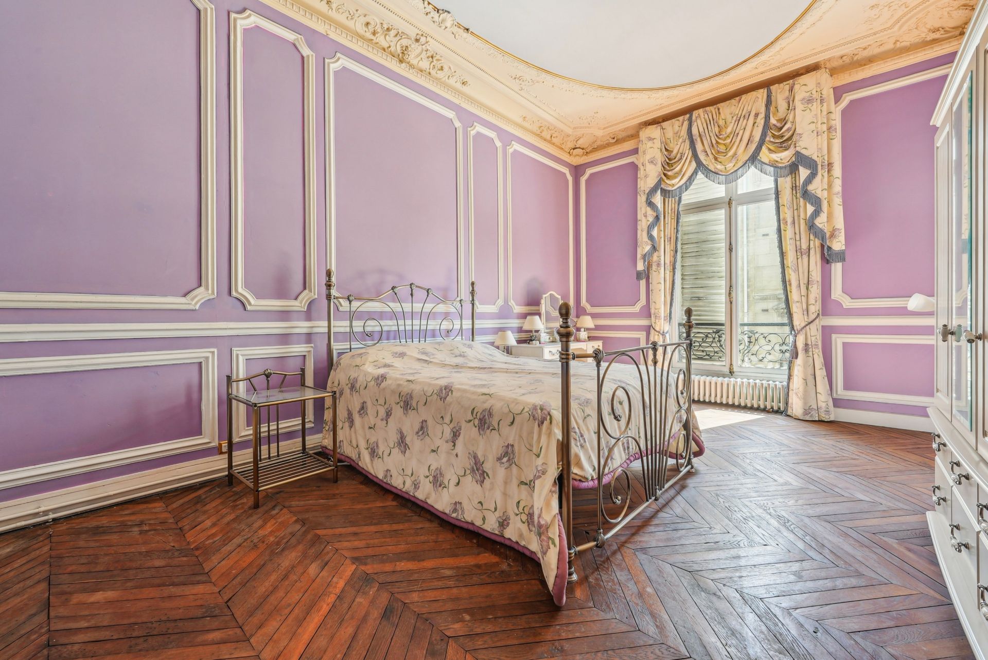 luxury apartment 5 Rooms for sale on PARIS (75008)