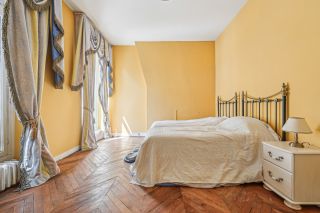 luxury apartment 5 Rooms for sale on PARIS (75008)