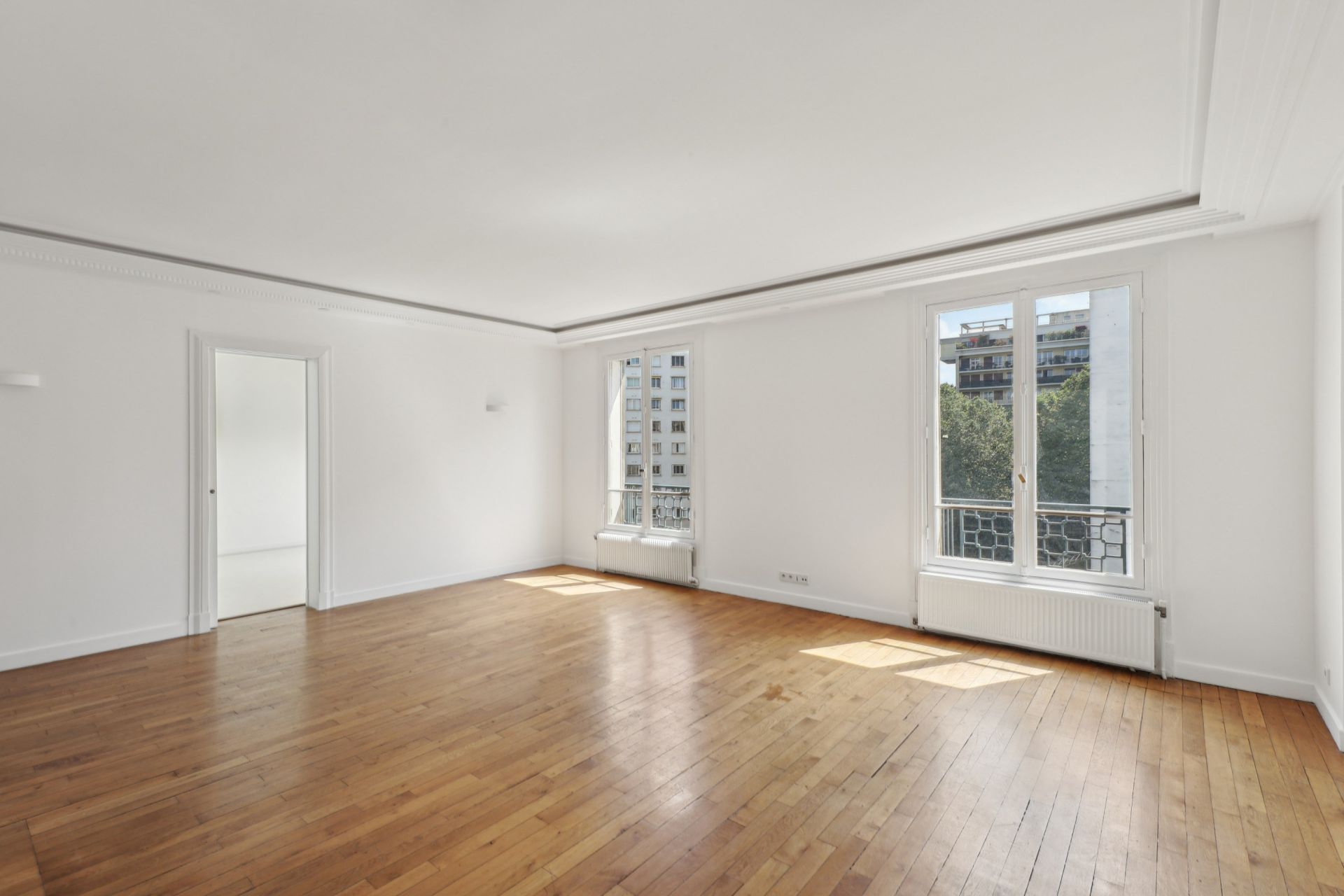 luxury apartment 5 Rooms for sale on PARIS (75016)