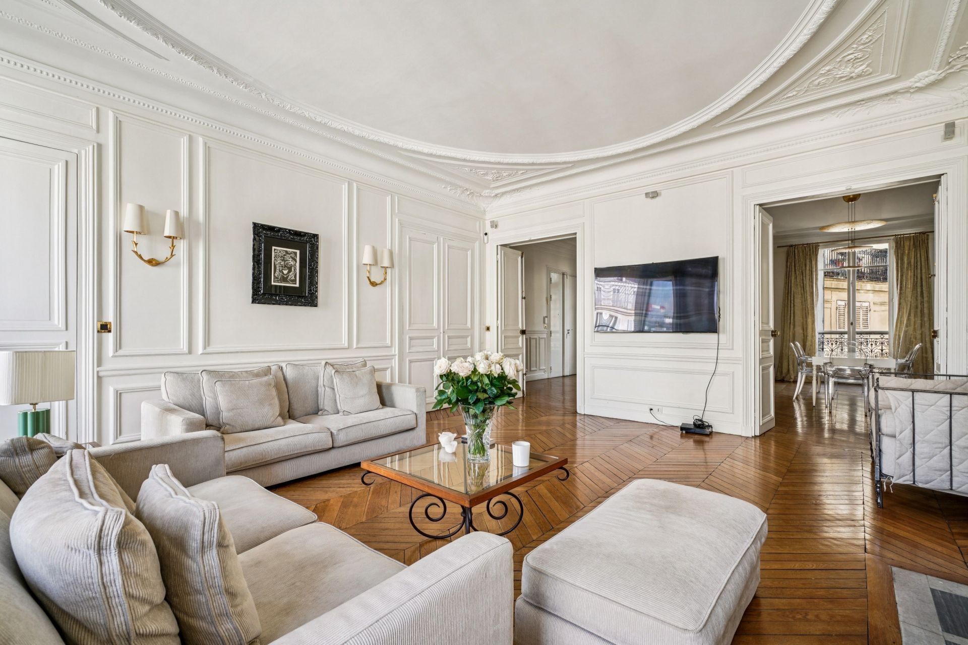 luxury apartment 5 Rooms for sale on PARIS (75008)