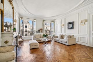 luxury apartment 5 Rooms for sale on PARIS (75008)