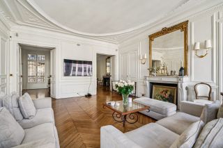 luxury apartment 5 Rooms for sale on PARIS (75008)