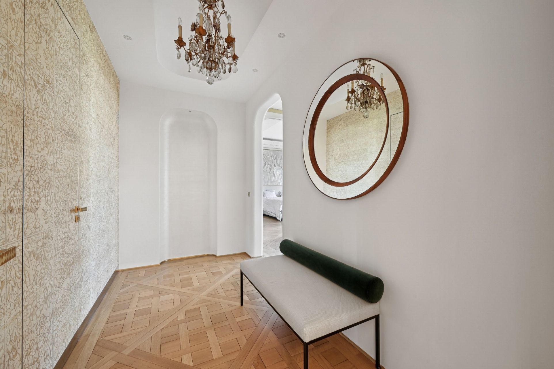 luxury apartment 7 Rooms for sale on PARIS (75116)