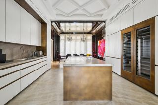 luxury apartment 7 Rooms for sale on PARIS (75116)