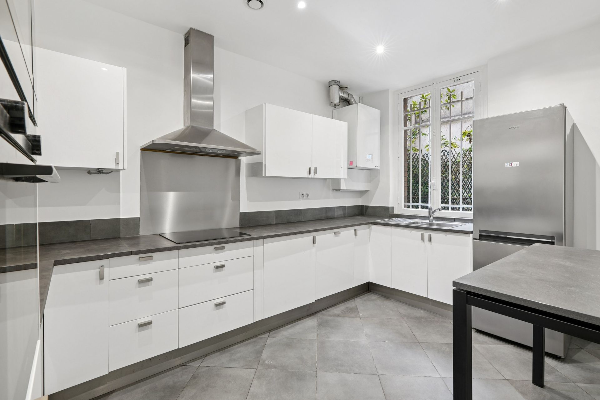 luxury apartment 4 Rooms for rent on PARIS (75007)