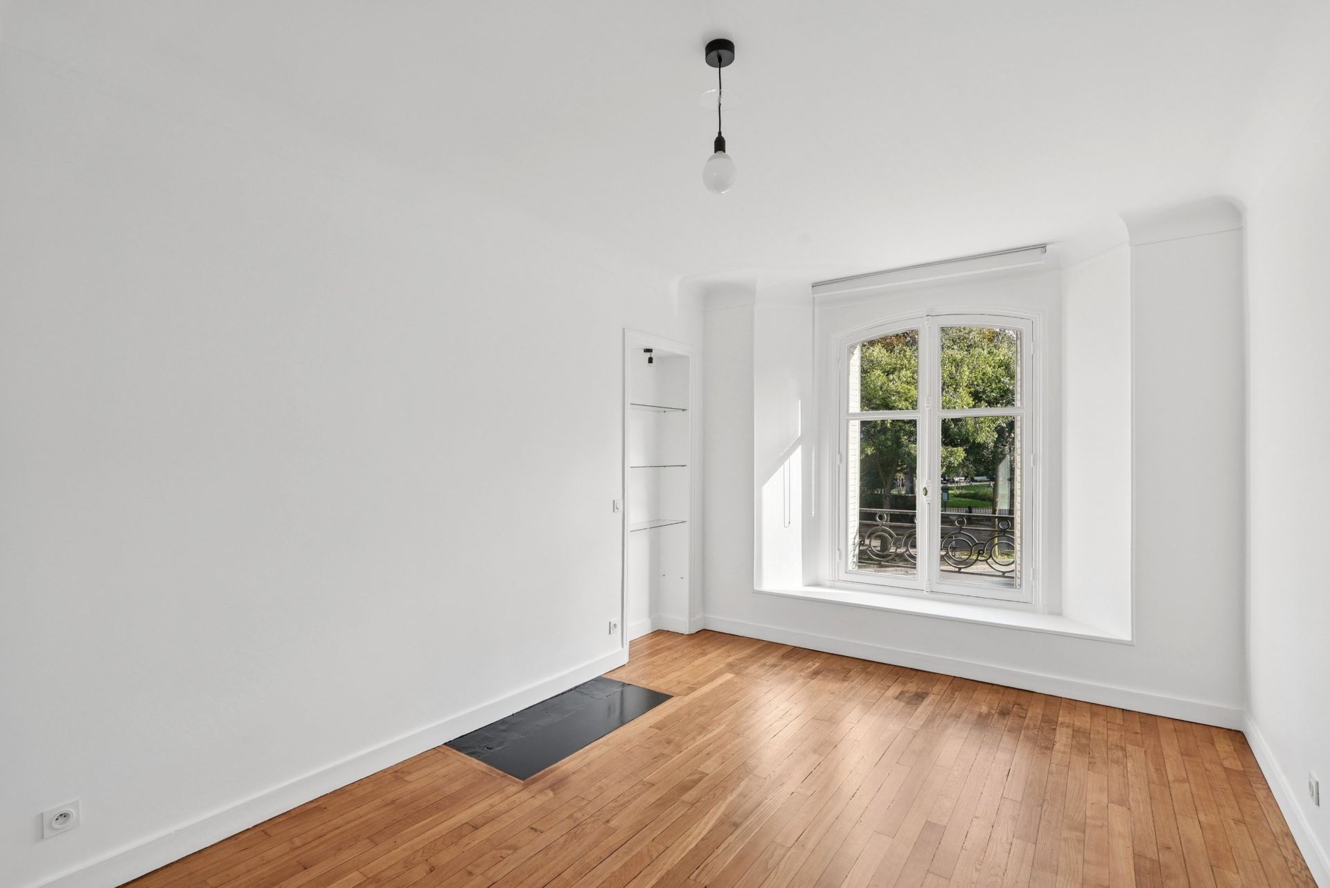 luxury apartment 4 Rooms for rent on PARIS (75007)