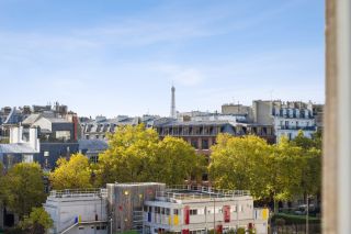 luxury apartment 5 Rooms for sale on PARIS (75017)