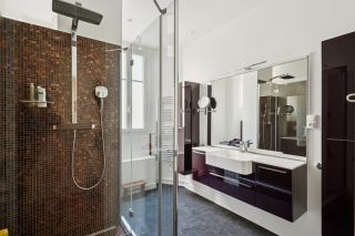 luxury apartment 5 Rooms for sale on PARIS (75017)