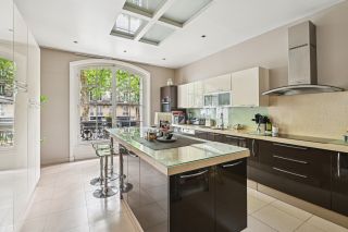 luxury apartment 8 Rooms for sale on NEUILLY SUR SEINE (92200)