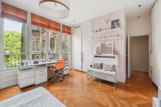 luxury apartment 8 Rooms for sale on NEUILLY SUR SEINE (92200)