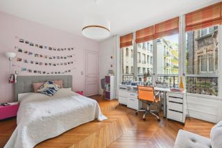 luxury apartment 8 Rooms for sale on NEUILLY SUR SEINE (92200)
