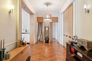 luxury apartment 8 Rooms for sale on NEUILLY SUR SEINE (92200)