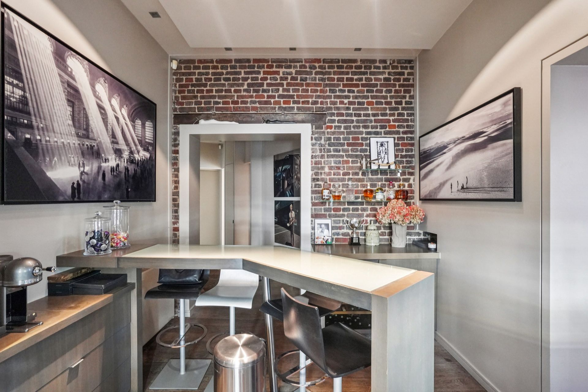 luxury apartment 4 Rooms for sale on PARIS (75016)