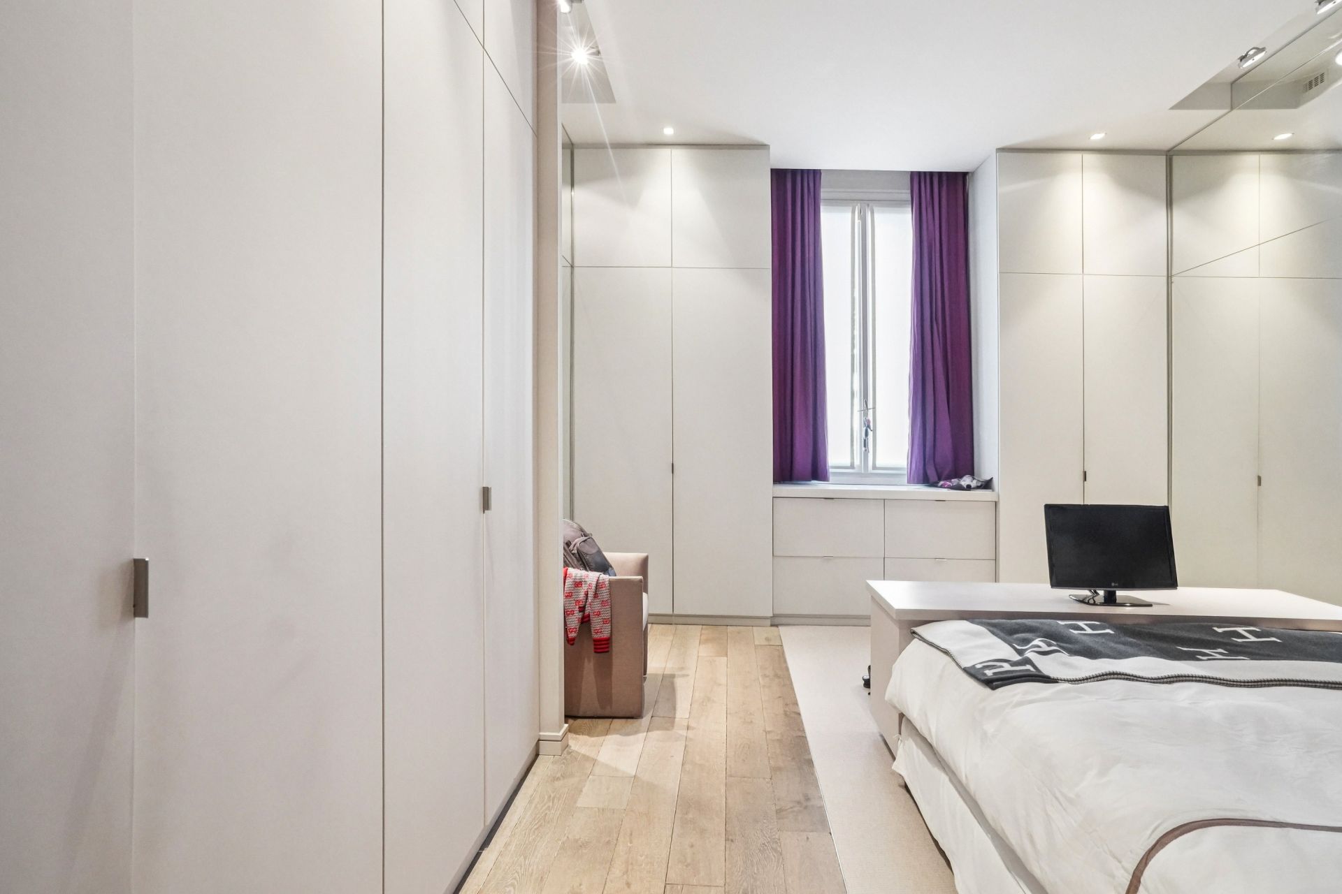 luxury apartment 4 Rooms for sale on PARIS (75016)