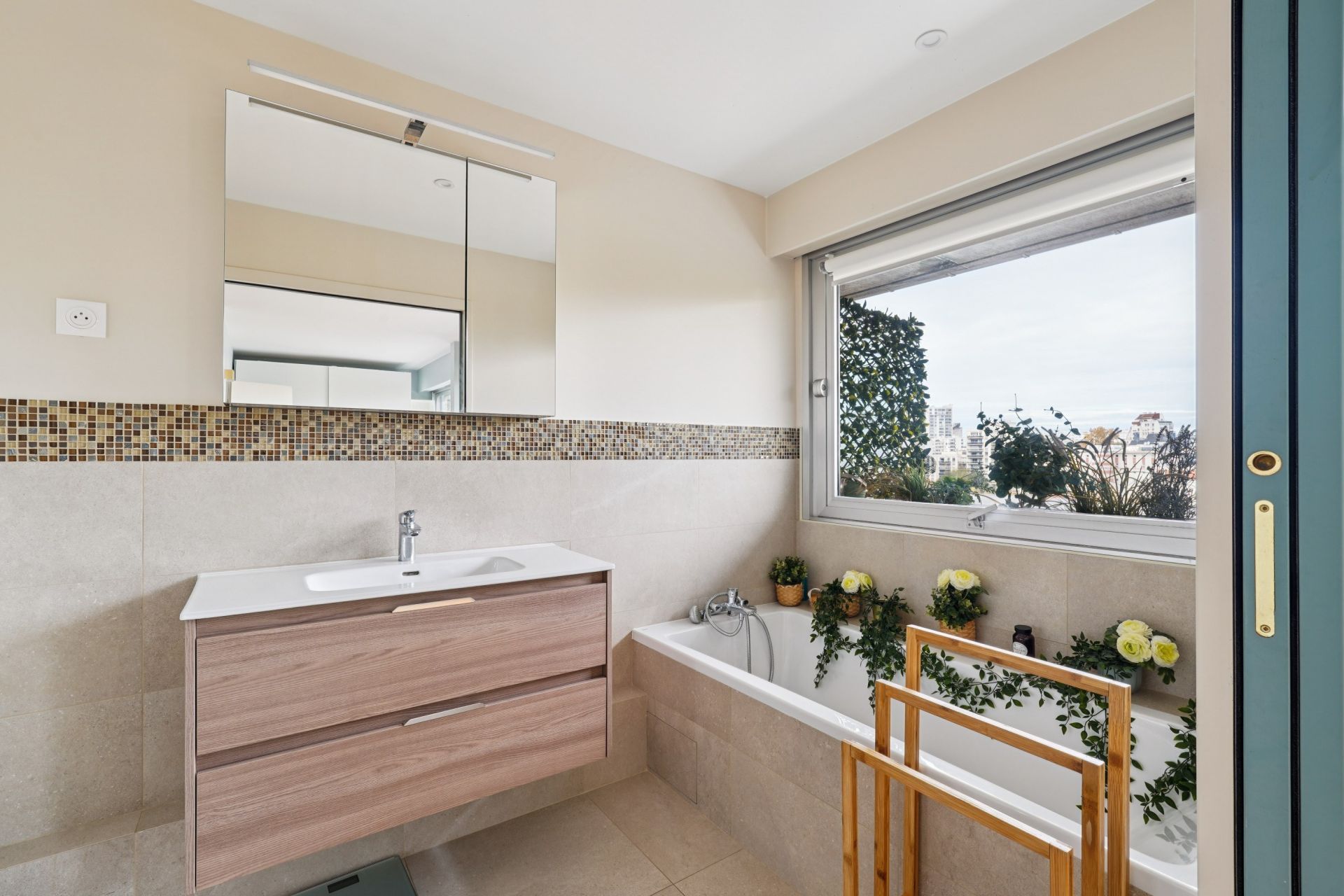 luxury apartment 3 Rooms for sale on NEUILLY SUR SEINE (92200)