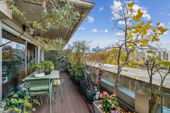 Sale Luxury apartment Neuilly-sur-Seine 3&nbsp;Rooms 61&nbsp;m²