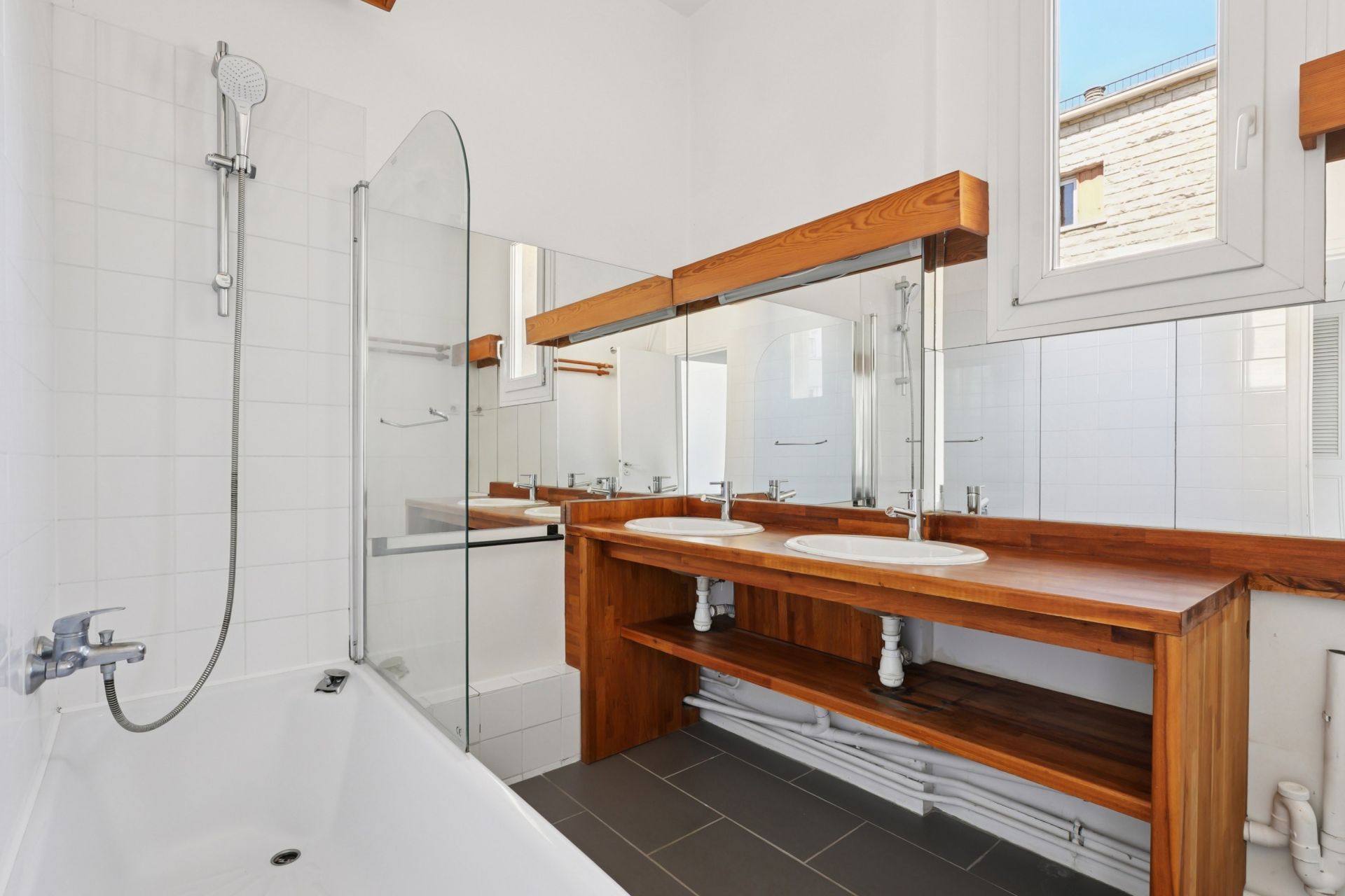 luxury apartment 4 Rooms for sale on NEUILLY SUR SEINE (92200)