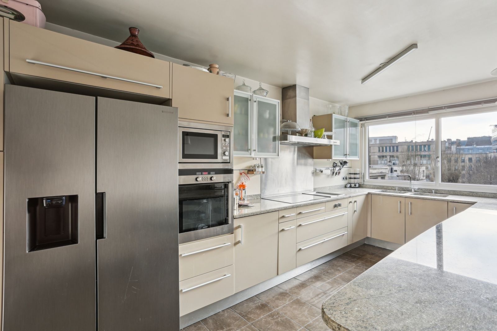 luxury apartment 6 Rooms for sale on NEUILLY SUR SEINE (92200)