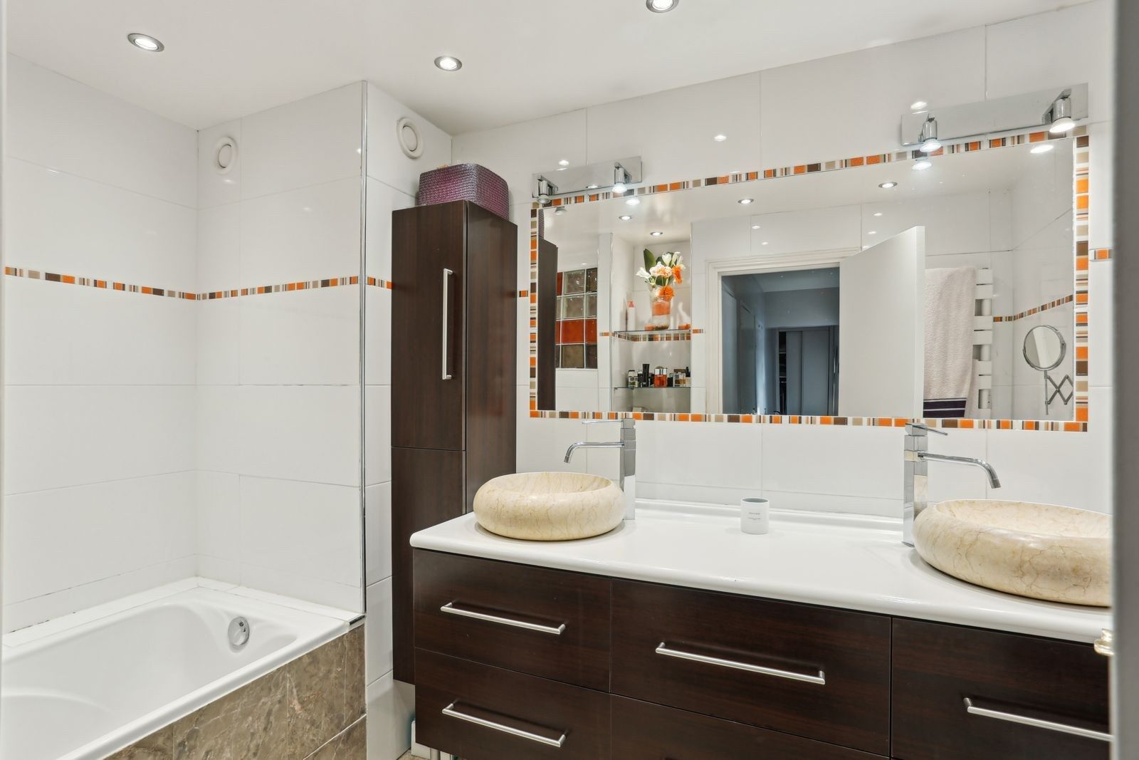 luxury apartment 6 Rooms for sale on NEUILLY SUR SEINE (92200)